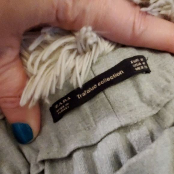 Super chic gray Zara ankle pants with white stripe - Picture 2 of 8